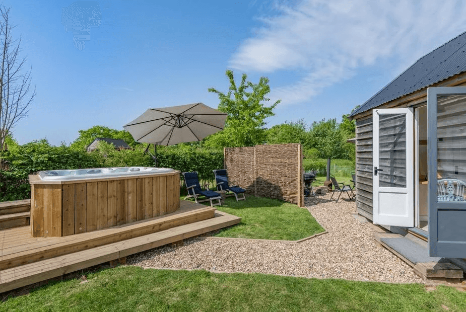 2 Bed Lodge in Biddenden log cabin exterior in Kent
