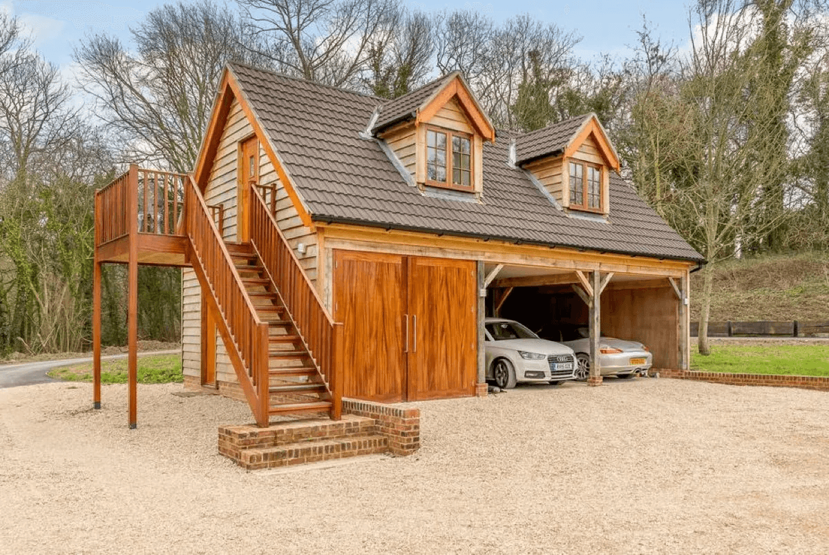 Spire View oak-framed coach house with views towards Salisbury Cathedral