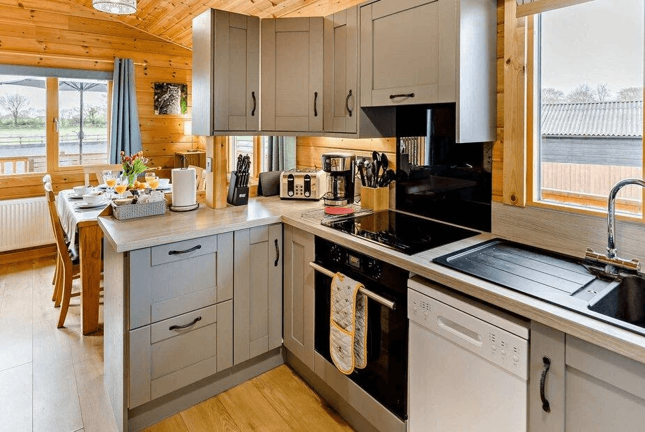 Private hot tub at 3 Bed Lodge in Lenham