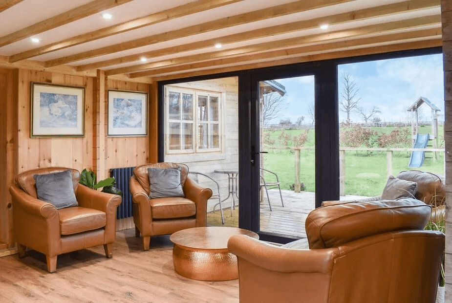 Private hot tub at Pineville