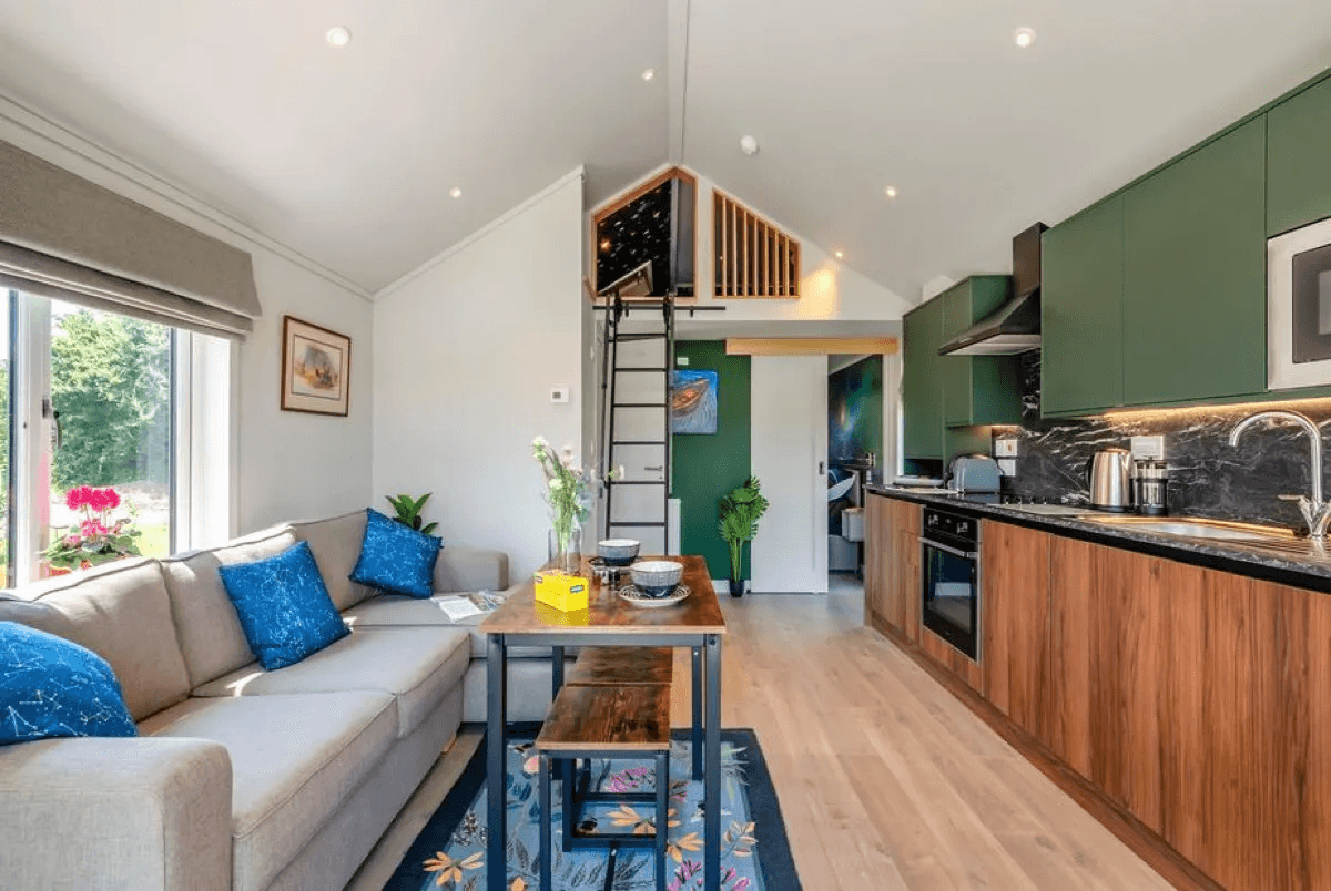 Hot tub perfect for stargazing at Cranbourne Chase Stargazer