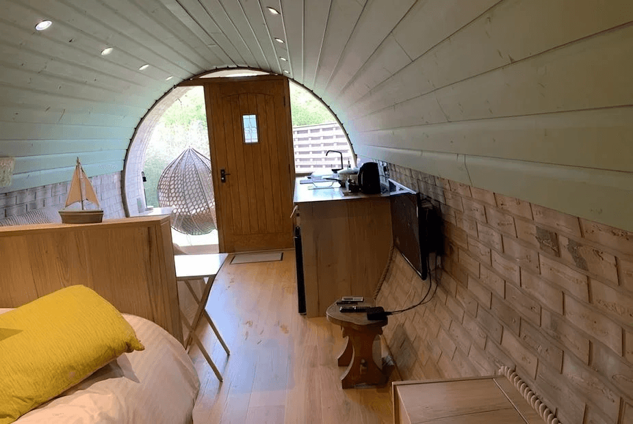 Private hot tub at Cosy Escape