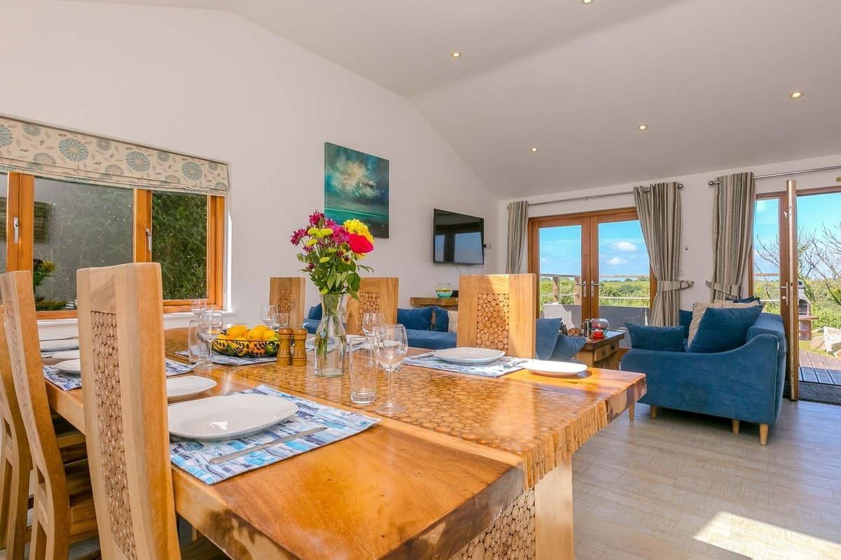 Cosy interior with rustic charm and comfortable furnishings at Mellydonen