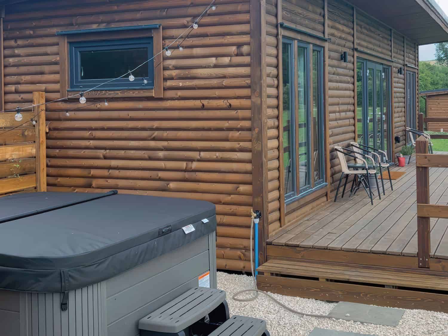 Primrose lodge with charming exterior in the heart of Somerset